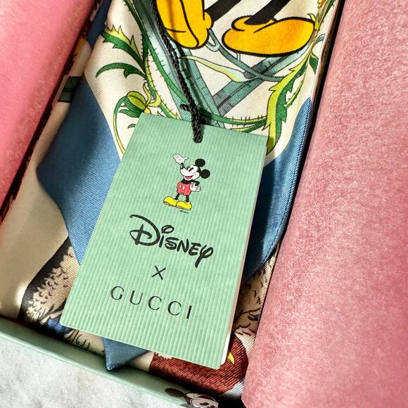 GUCCI x DISNEY Collab Mickey Neck Bow Scarf NIB - Picture 3 of 10
